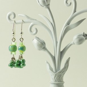 Dangle Bead Earrings – Soft Green